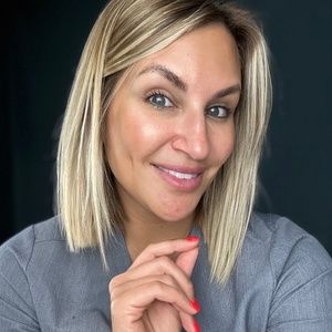 Meet your Posher, Brooke